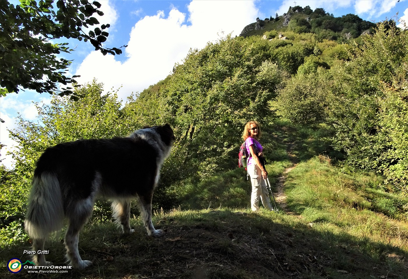 27 Strappo finale in decisa e ripida salita verso la Croce del Monte Castello.JPG -                                